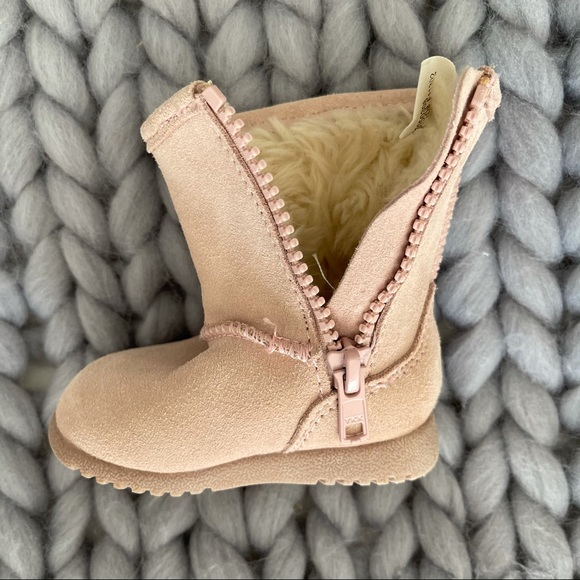 Girls suede fur-lined booties size 2 - Picture 4 of 7